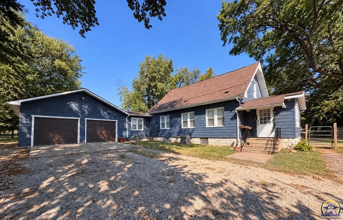 431 SE Baldwin Rd, Topeka, KS 66607 - #1