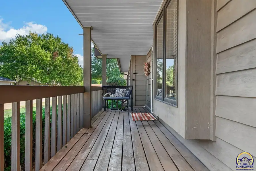 107 Karen Dr, Holton, KS 66436 - #3