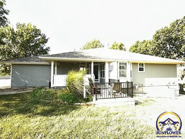 3335 SW Chelsea Cir, Topeka, KS 66614 - #1