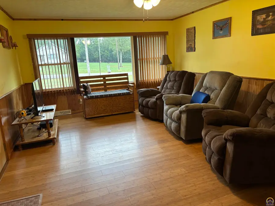 5113 SE 3rd Ter, Tecumseh, KS 66542 - #2