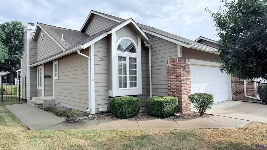 5302 SW 23rd St, Topeka, KS 66614 - #2