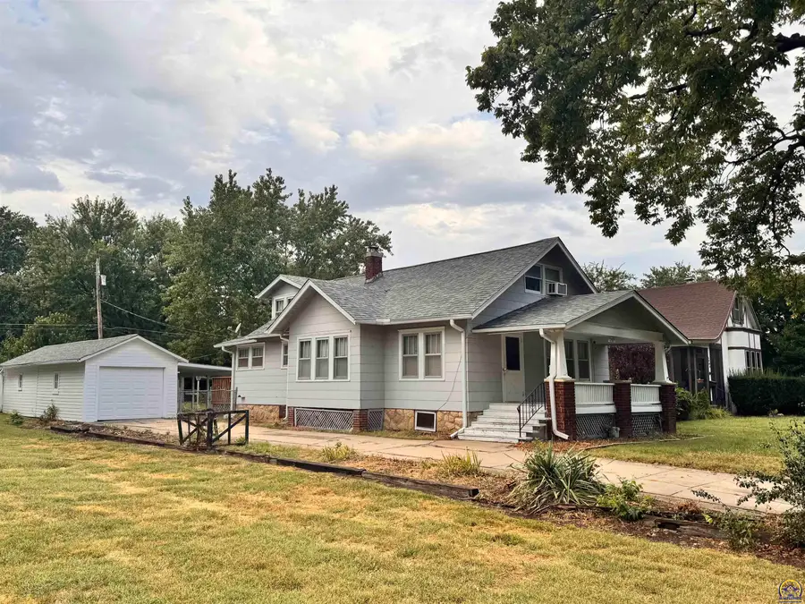 1267 SW Plass Ave, Topeka, KS 66604 - #3
