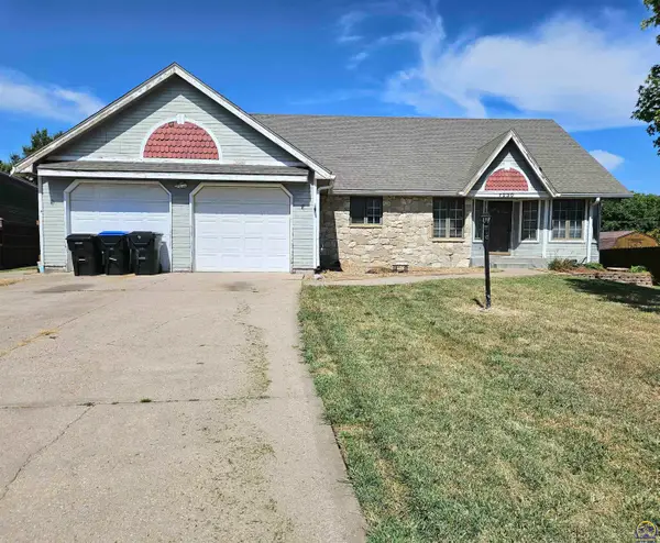 7230 SW Marian Rd, Topeka, KS 66614