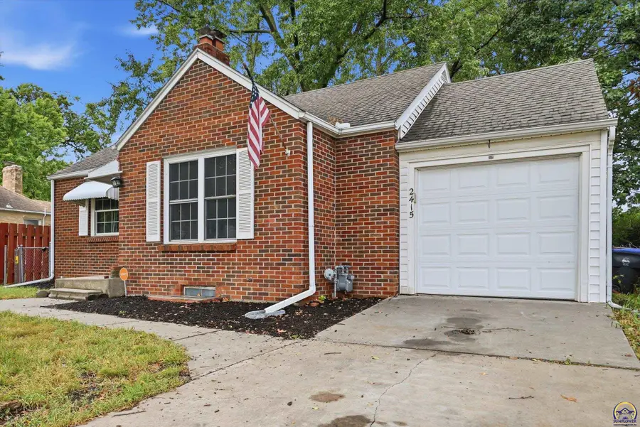 2415 SW Beverly Ct, Topeka, KS 66611 - #2
