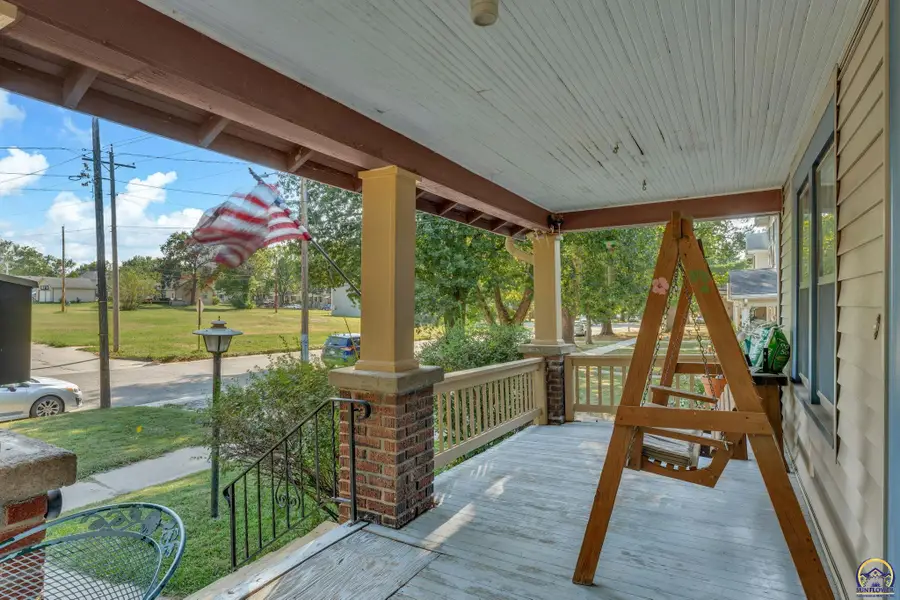 1710 SW 1st St, Topeka, KS 66606 - #2