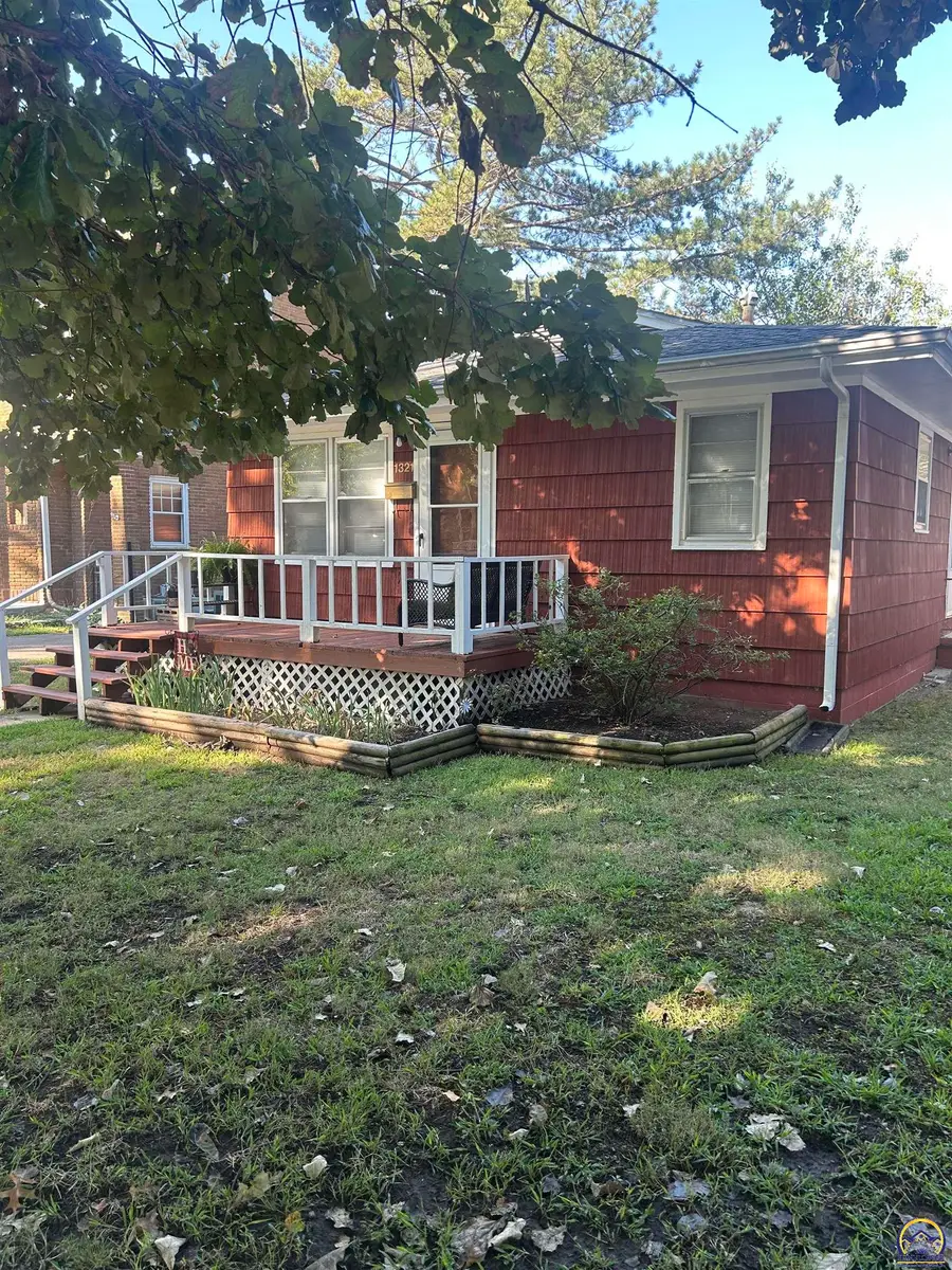 1321 SW Wayne Ave, Topeka, KS 66604 - #2