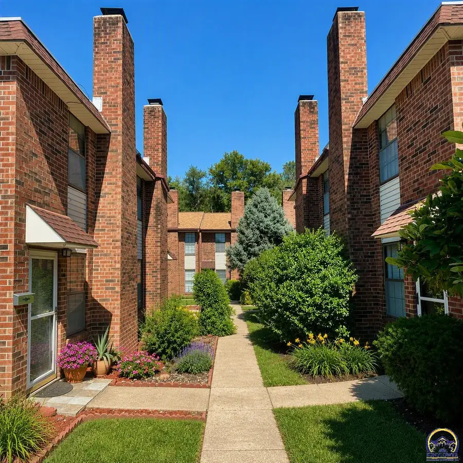3022 SW Lydia Ave, Topeka, KS 66614 - #2