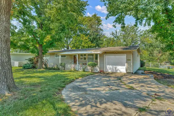 1300 SW Croix St, Topeka, KS 66611