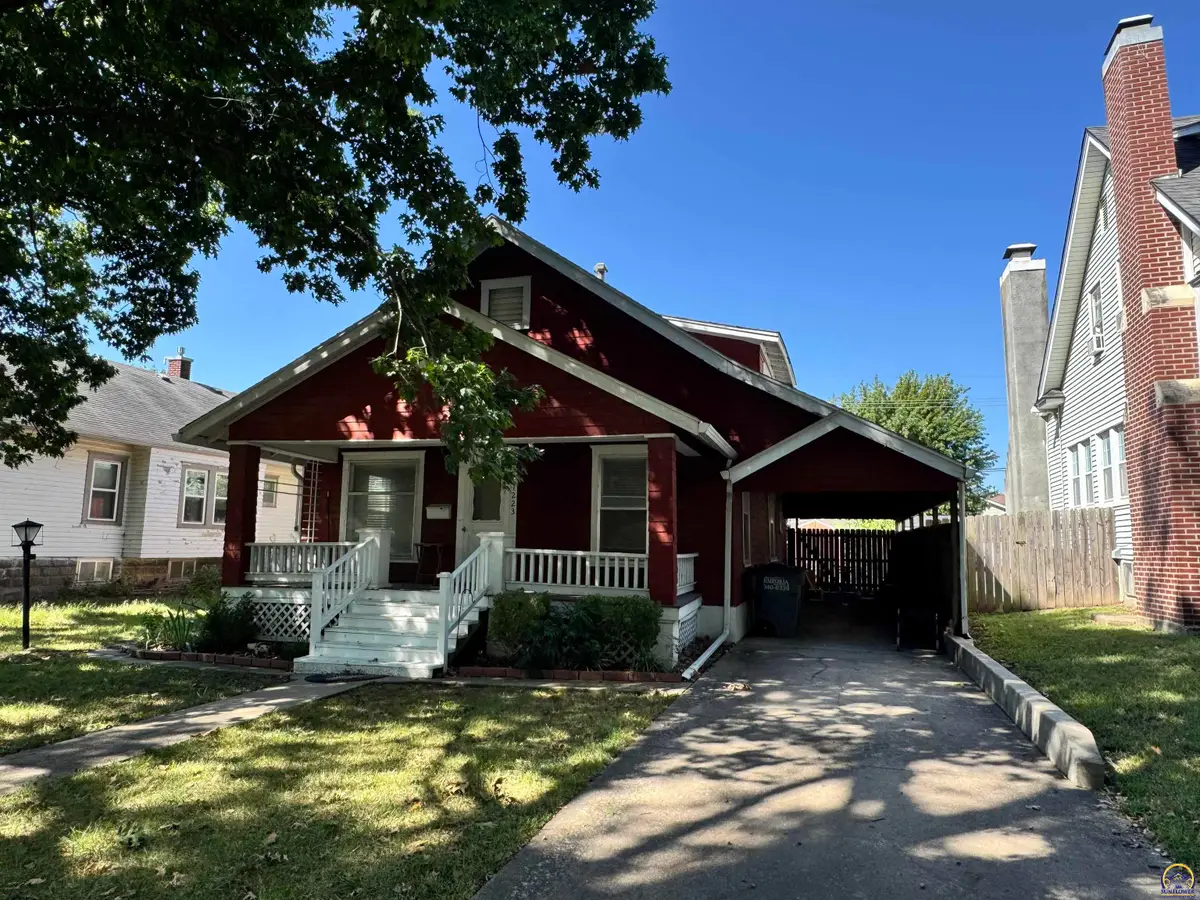 1223 Lawrence St, Emporia, KS 66801 - #1