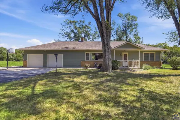 4130 NW Green Hills Rd, Topeka, KS 66618