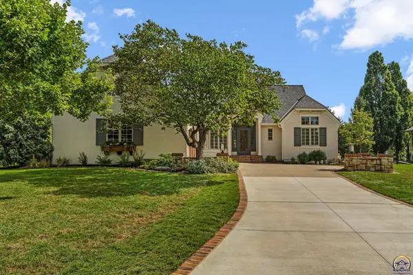 1020 SW Dartmoor Ln, Topeka, KS 66604