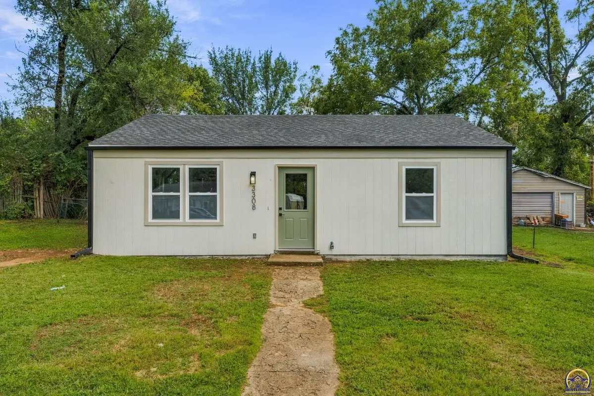3308 SE Girard St, Topeka, KS 66605 - #1