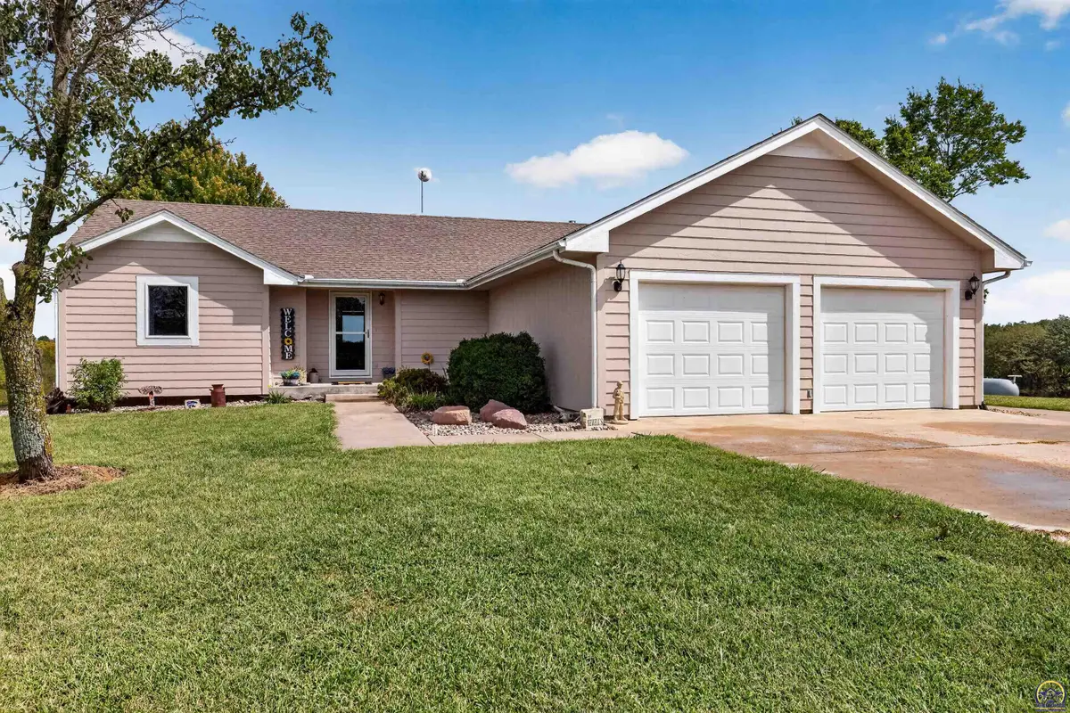 23150 N Rd, Holton, KS 66436 - #1