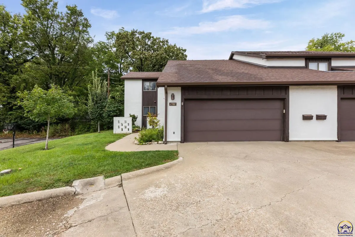 1701 Hammond Dr, Emporia, KS 66862 - #1
