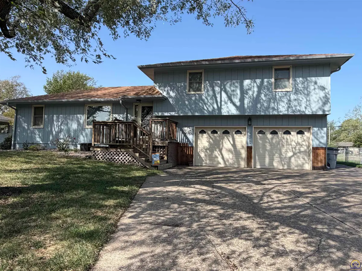 1049 Sunrise Dr, Emporia, KS 66801 - #1