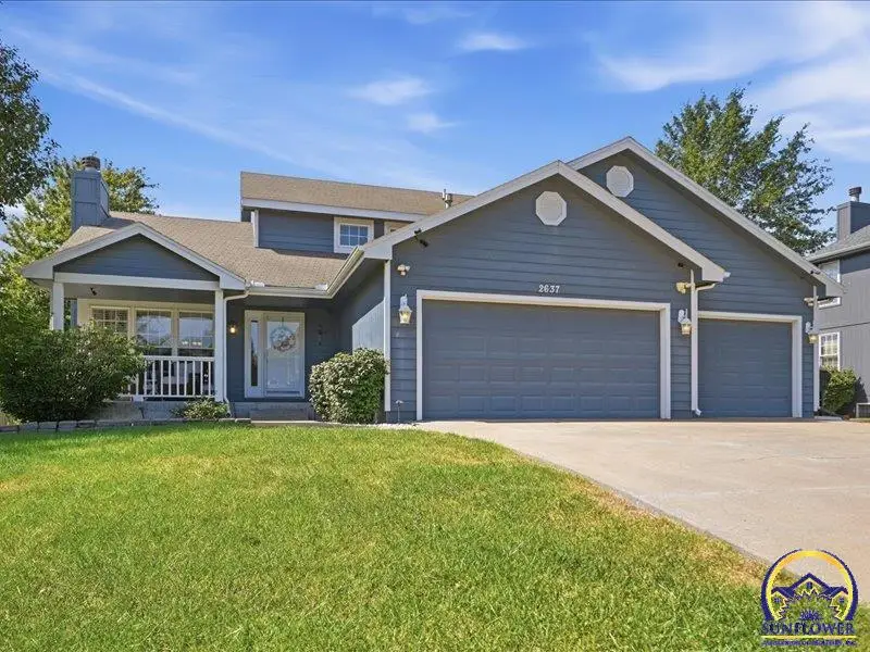 2637 SW Lagito Dr, Topeka, KS 66614 - #1
