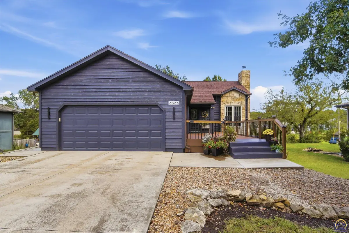 3336 SE Meadowview Dr, Topeka, KS 66605 - #1