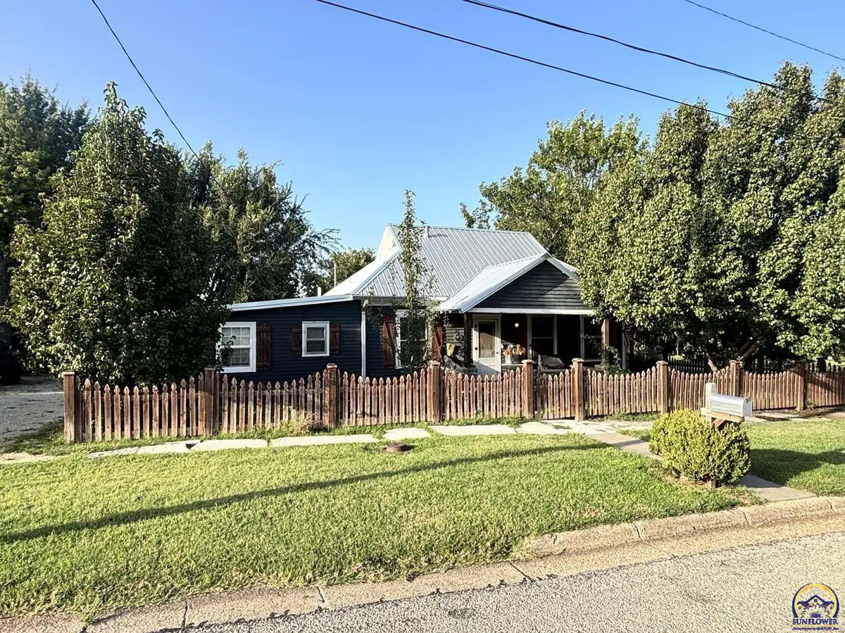 509 Main St, Cottonwood Falls, KS 66845 - #1