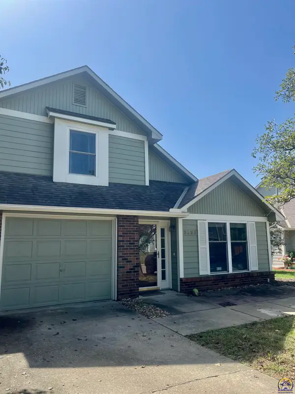 2222 Breckenridge Dr, Lawrence, KS 66047