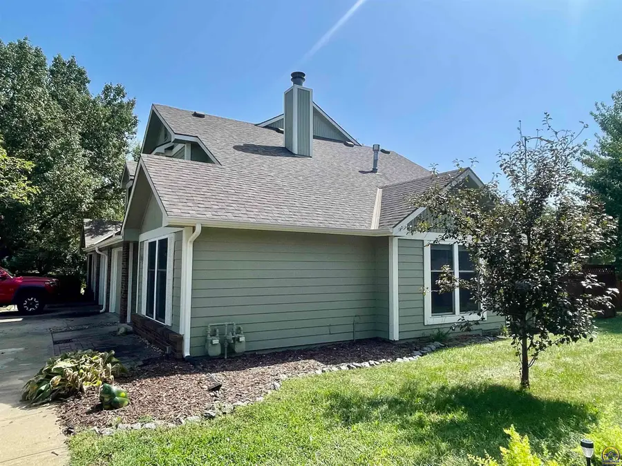 2222 Breckenridge Dr, Lawrence, KS 66047 - #2