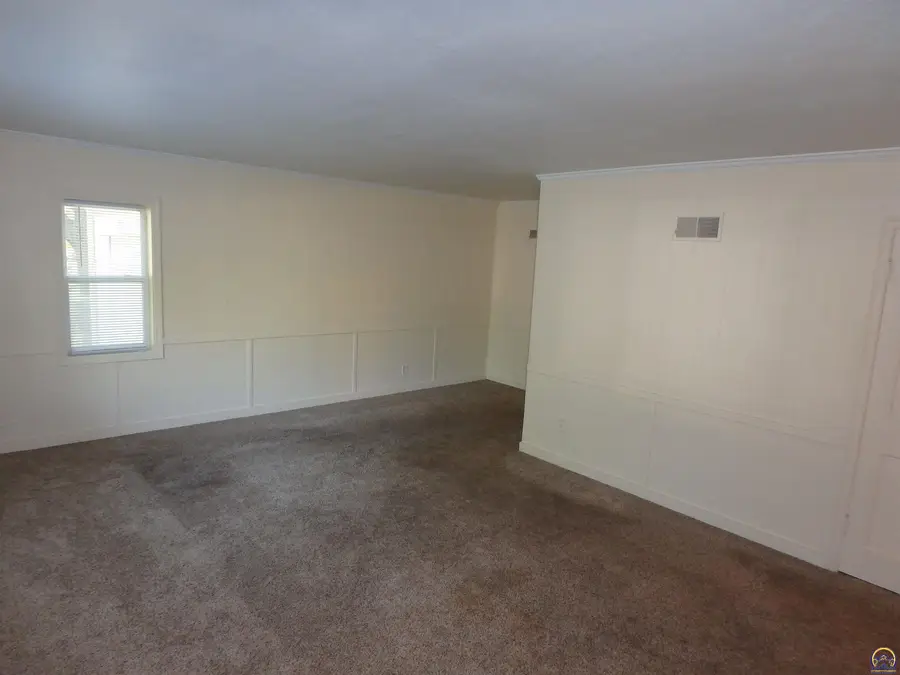 1931 SW High Ave, Topeka, KS 66604 - #2