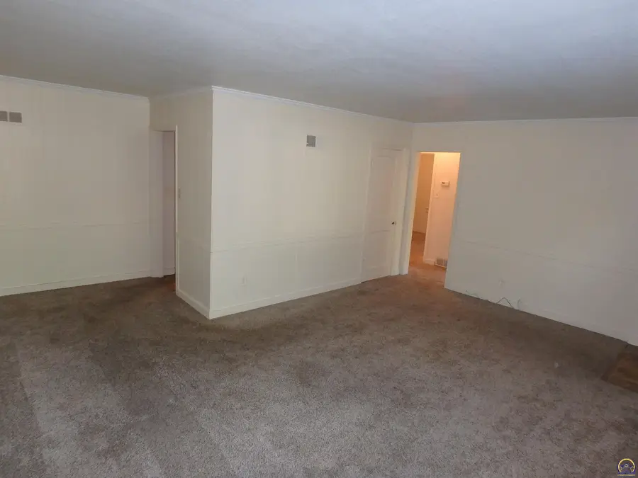 1931 SW High Ave, Topeka, KS 66604 - #3