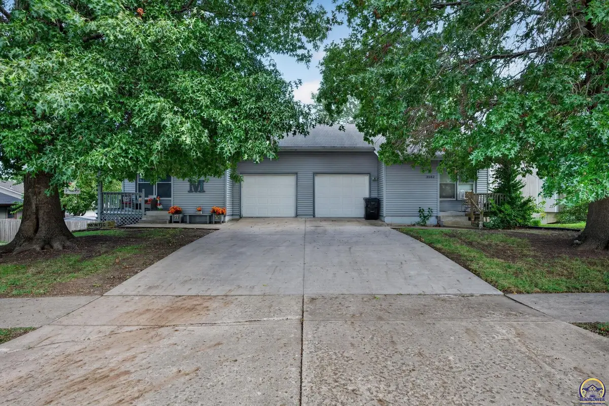 3560 SW Kiowa St, Topeka, KS 66614 - #1
