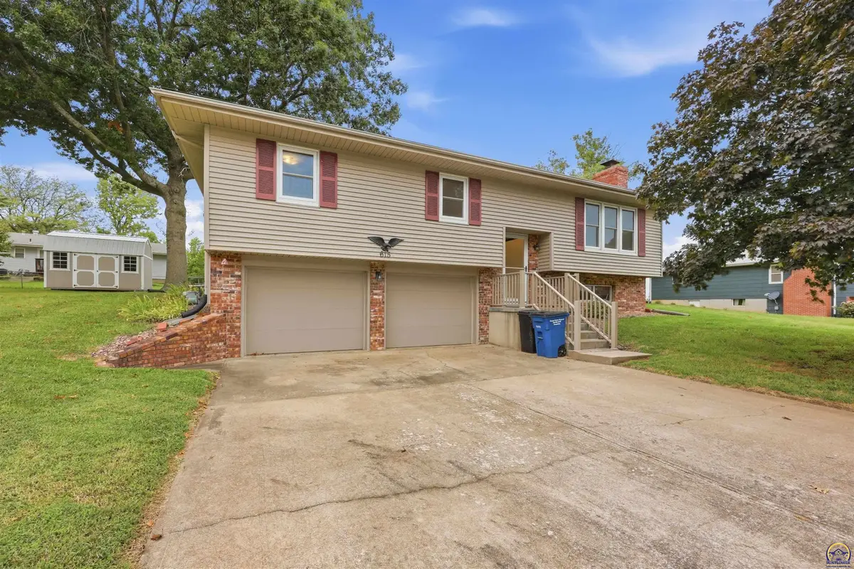 615 Sunset Ln, Overbrook, KS 66524 - #1