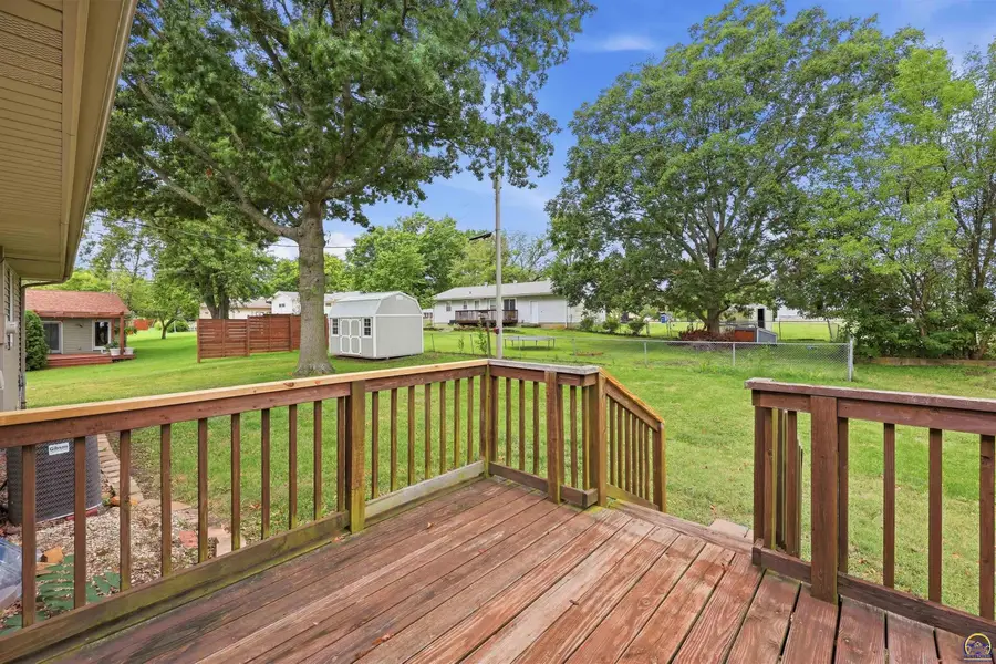 615 Sunset Ln, Overbrook, KS 66524 - #3