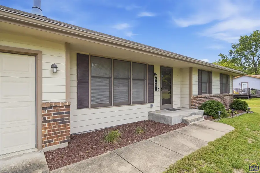 4401 NW 46th St, Topeka, KS 66618 - #3