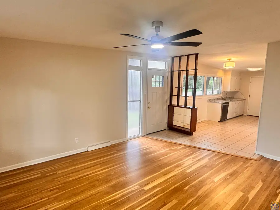 1909 SW 34th St, Topeka, KS 66611 - #3