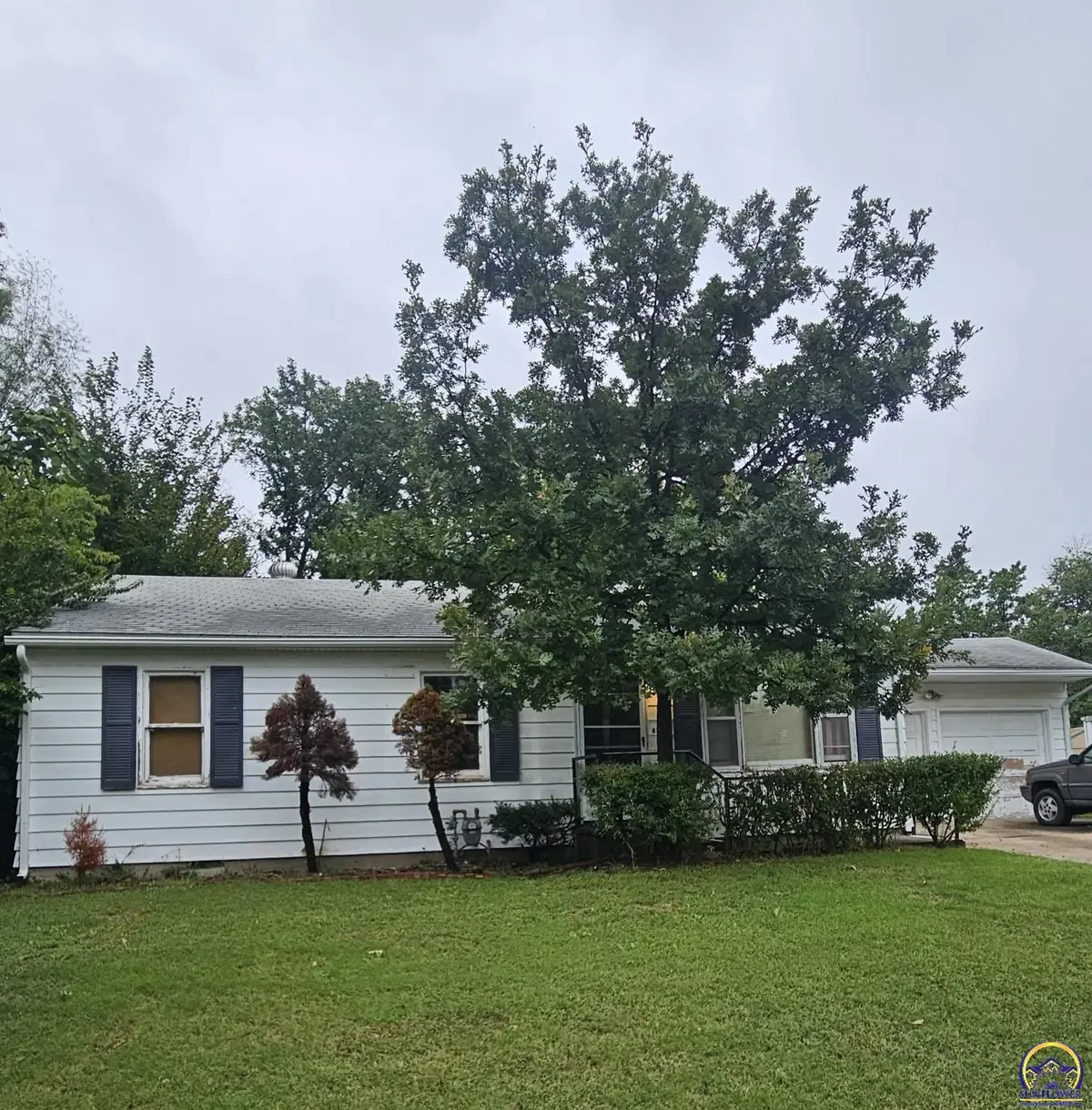 2512 SE Pennsylvania Ave, Topeka, KS 66605 - #1