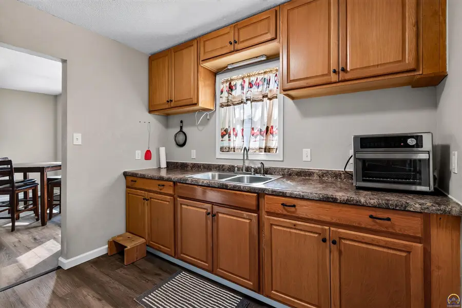 2601 SW Clay St, Topeka, KS 66611 - #2