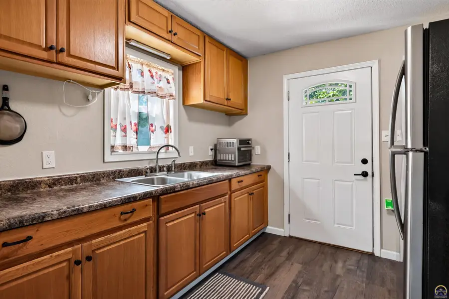 2601 SW Clay St, Topeka, KS 66611 - #3