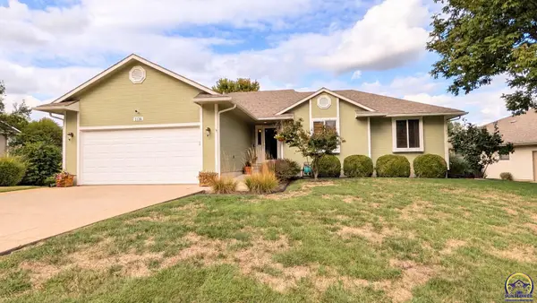 2126 Crestview Dr, Emporia, KS 66801