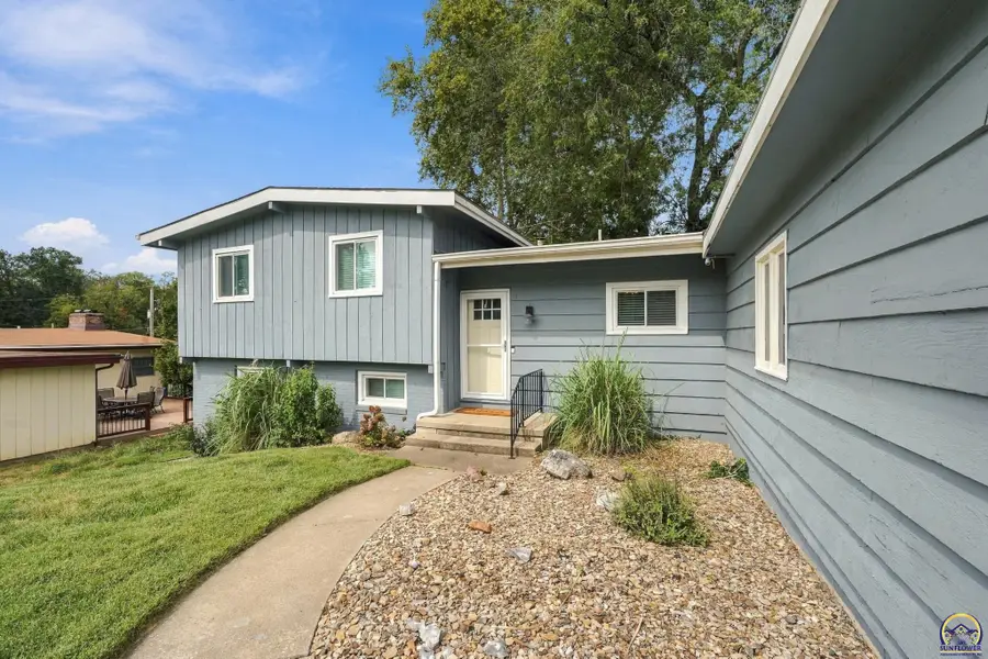 1816 SW 27th St, Topeka, KS 66611 - #2