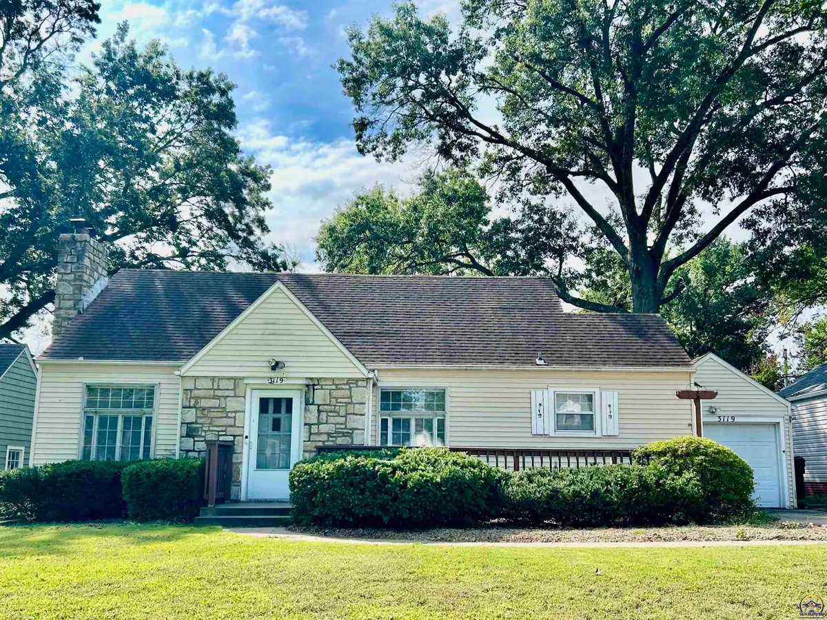3119 SW 11th St, Topeka, KS 66604 - #1