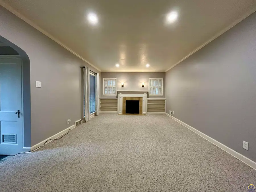 3119 SW 11th St, Topeka, KS 66604 - #3