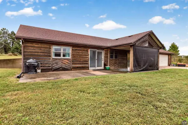 17208 Bowser Dr, Hoyt, KS 66440