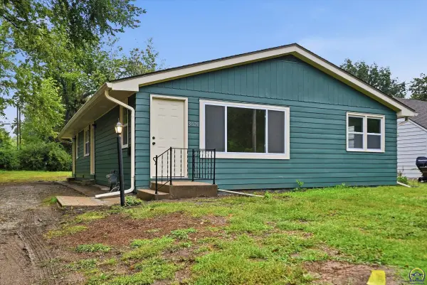 3120 SW Arlington St, Topeka, KS 66606