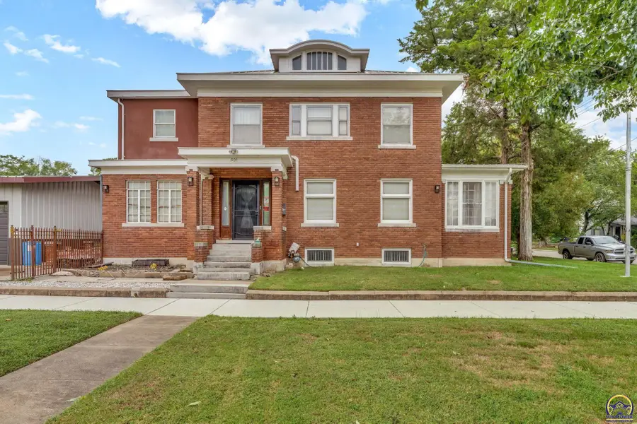 501 SW Western Ave, Topeka, KS 66606 - #2
