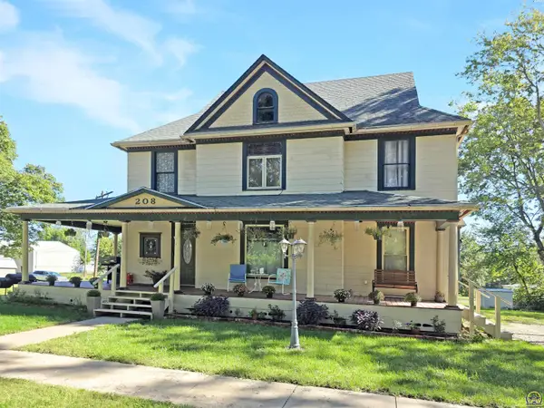 208 Highland Ave, Hoyt, KS 66440