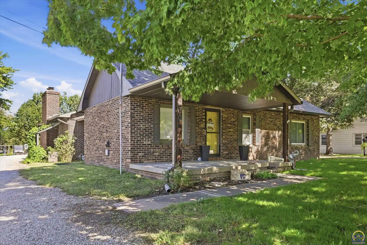 1230 Laing St, Osage City, KS 66523 - #1