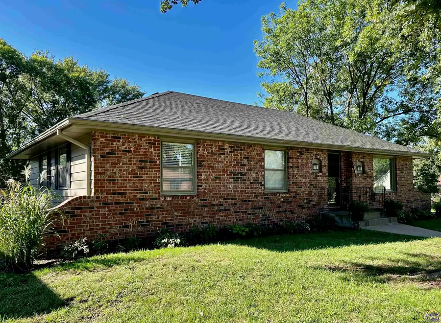 5861 SW 27th Ter, Topeka, KS 66614 - #3