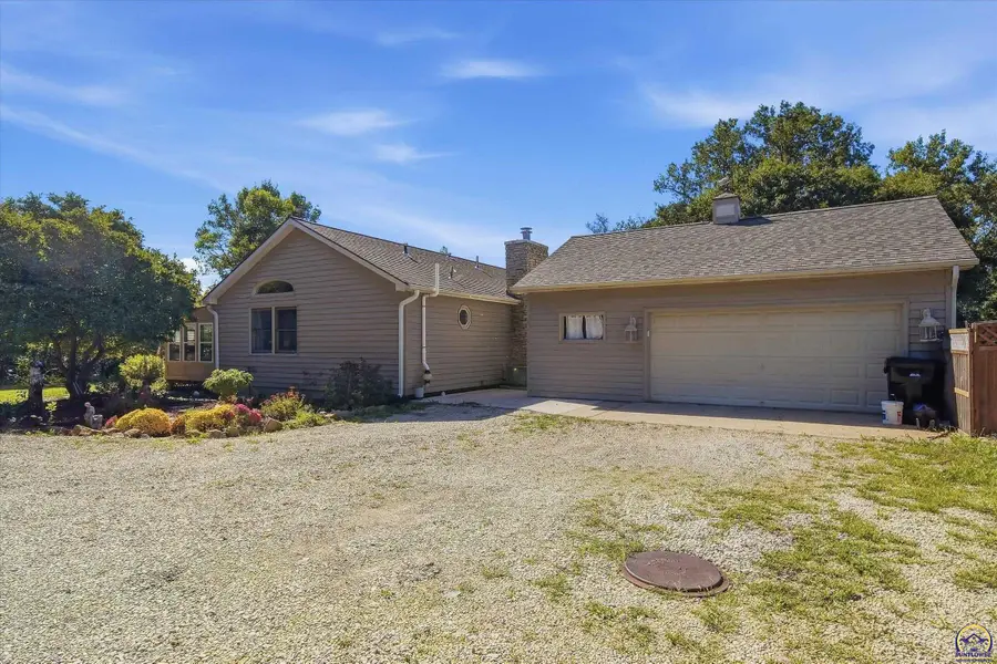 9329 NW Wilson Rd, Topeka, KS 66618 - #2