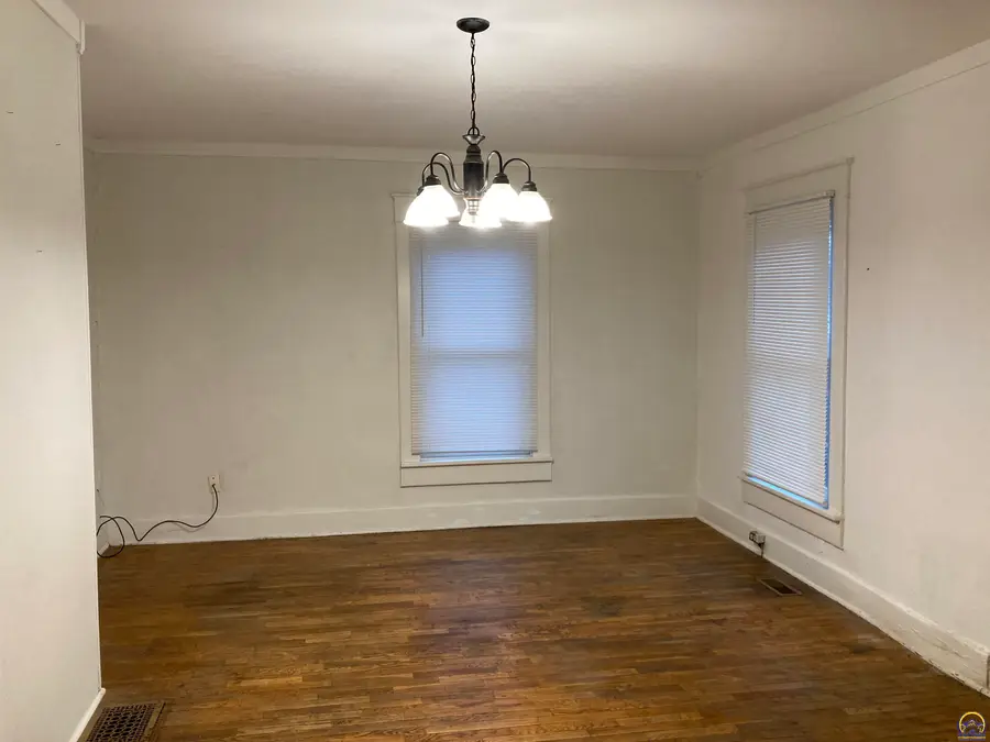 1918 SW Lincoln St, Topeka, KS 66604 - #2