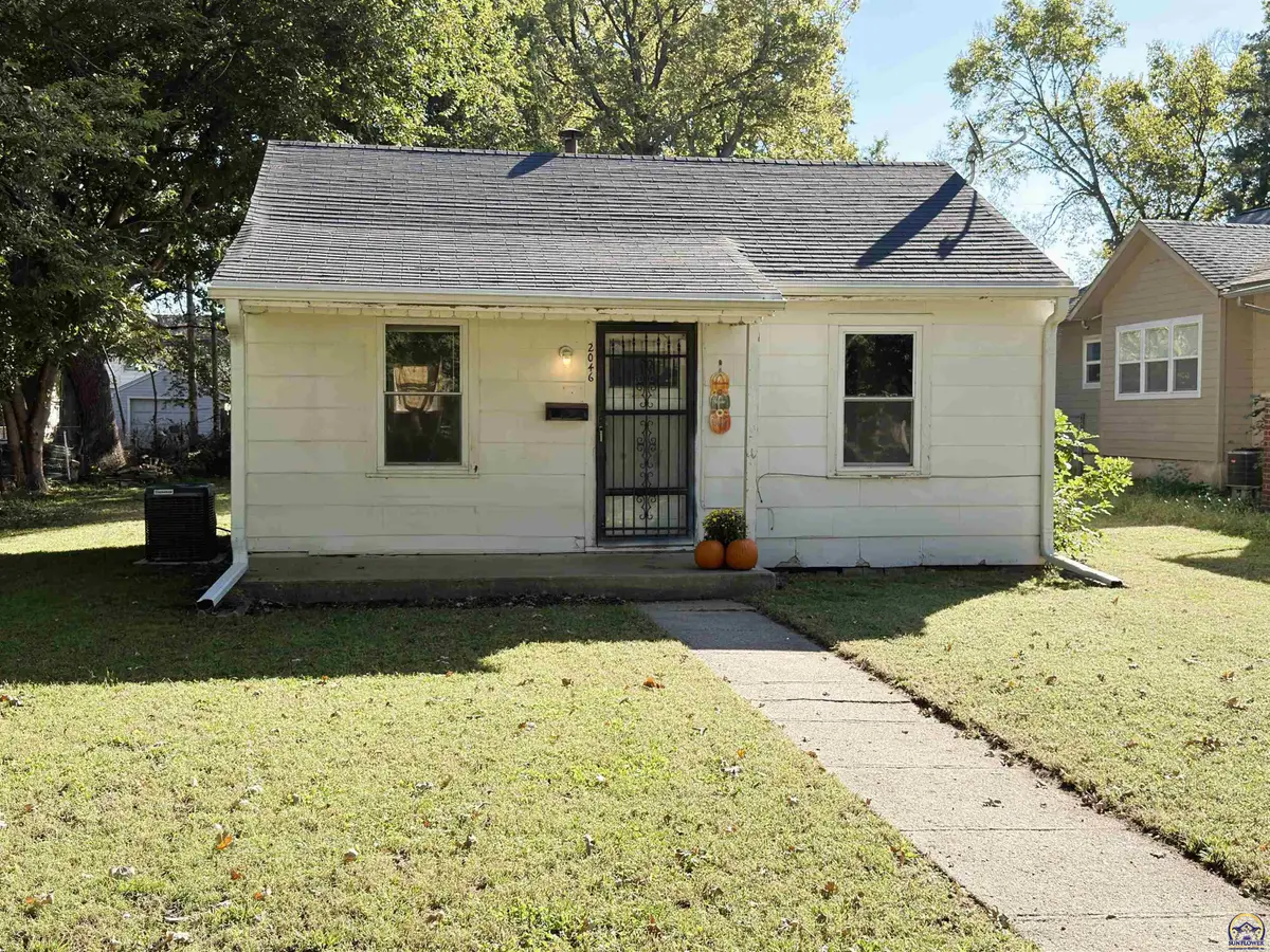 2046 SW Lincoln St, Topeka, KS 66604 - #1