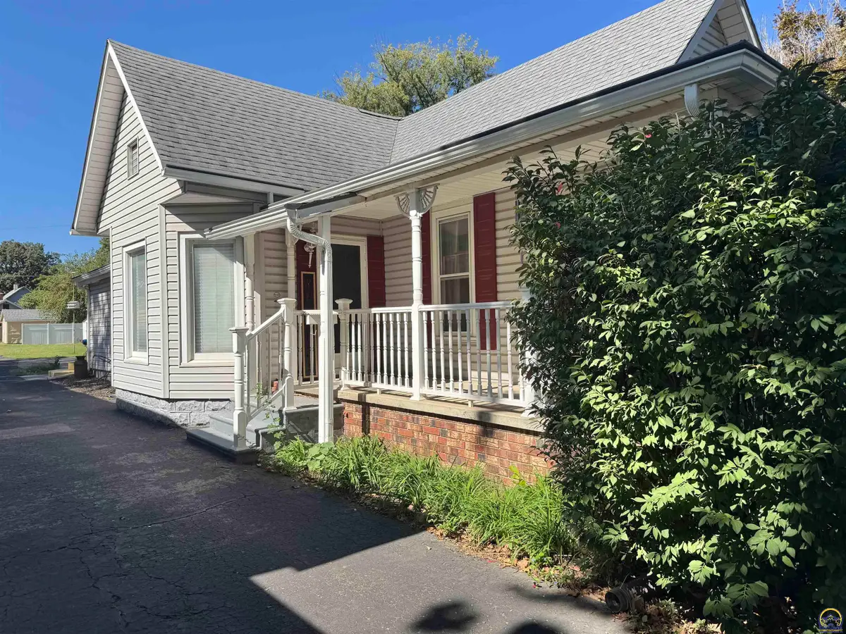 307 NE Freeman Ave, Topeka, KS 66616 - #1