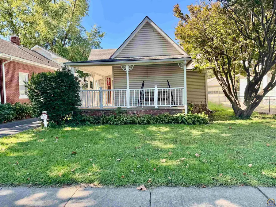 307 NE Freeman Ave, Topeka, KS 66616 - #2