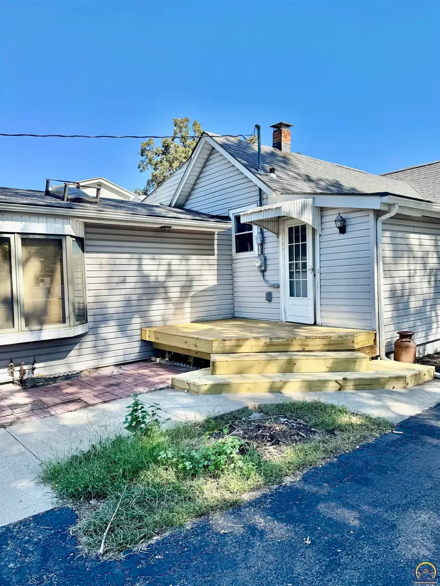 307 NE Freeman Ave, Topeka, KS 66616 - #3